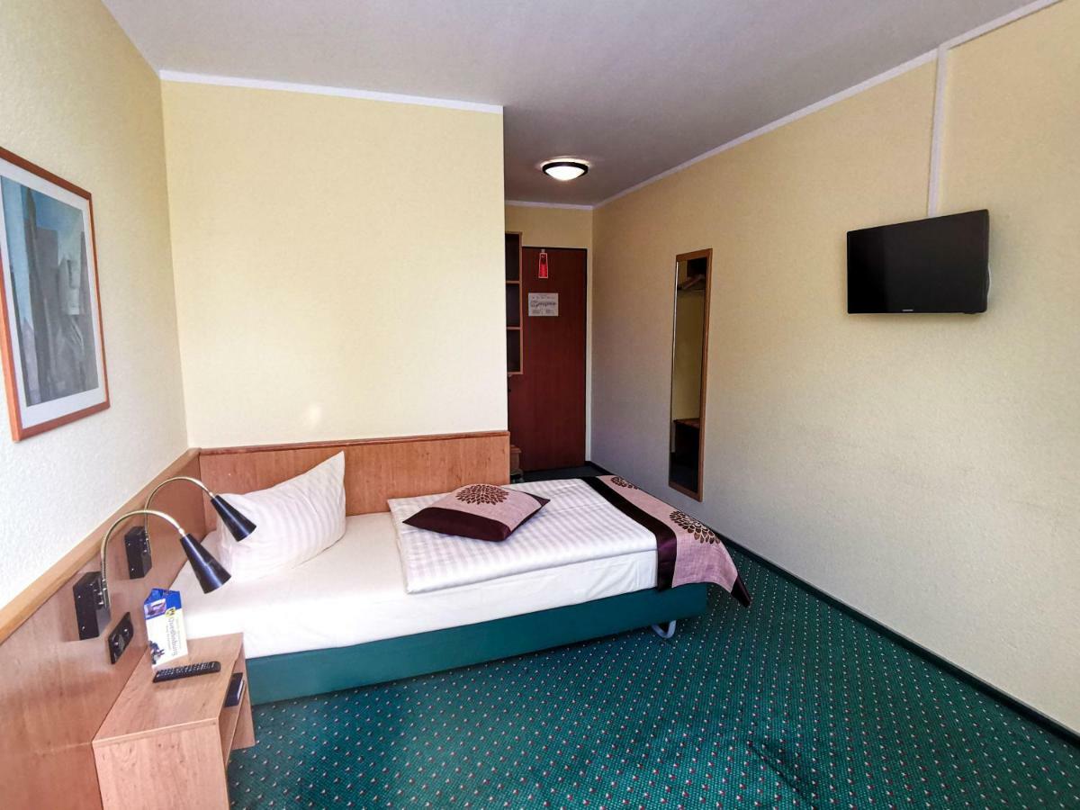 Acron-Hotel Quedlinburg Buitenkant foto
